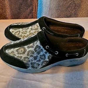 Easy Spirit Clogs